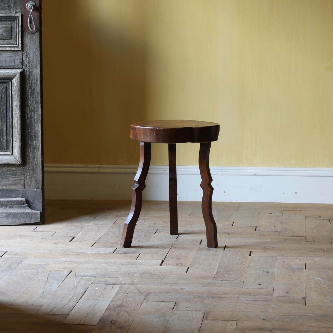 155-11 - "Lightning" Stool